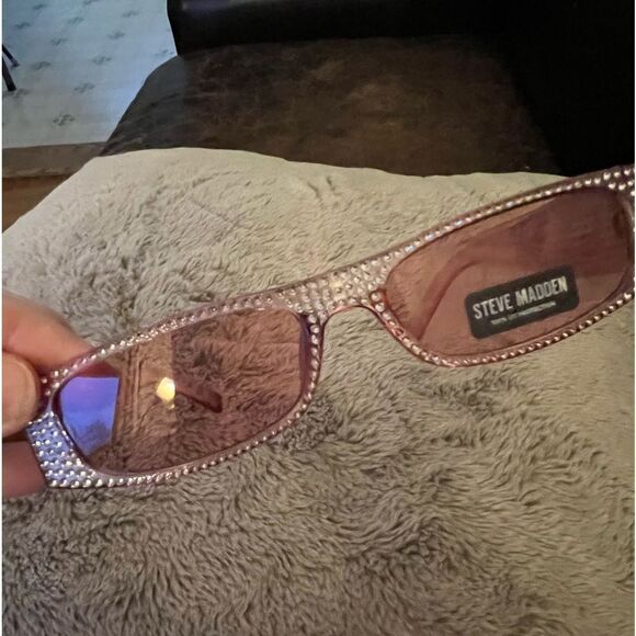 Steve Madden Rectangle Sparkly Sunglasses - Picture 1 of 8
